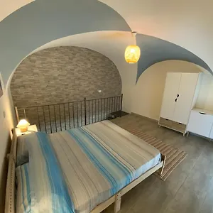 Appartamento Nuovissimo Indipendente Al Centro !!, Aeroporto di Catania Fontana Rossa