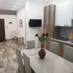 Appartamento Casalaina Palace, Aeroporto di Catania Fontana Rossa